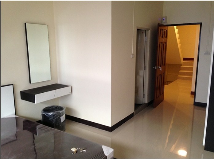 วิริยะอพาร์ทเมนท์ Viriy Apartment