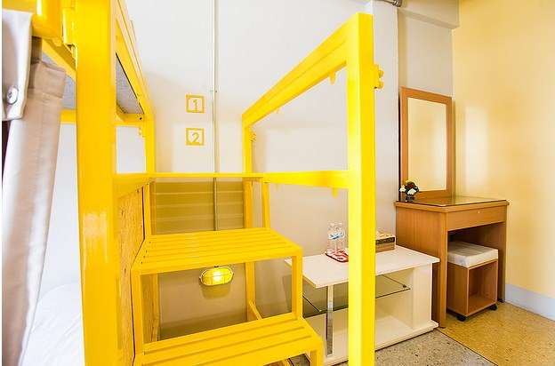 คิวบิกแบงค๊อก Cubic Bangkok Hostel