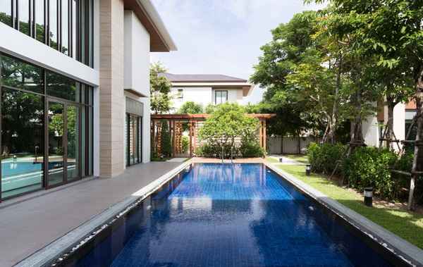 นวธานี เสรีไทย Navatanee Residence