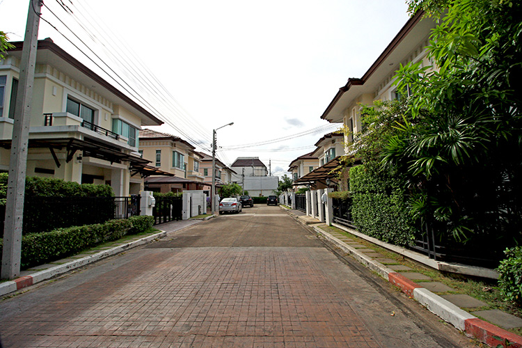 เซนโทร สุขุมวิท 113 Centro Sukhumvit 113