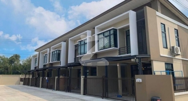 บ้านธนารินทร์ ทาวน์โฮม 5 Baan Thanarin Townhome 5