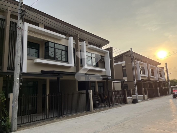 บ้านธนารินทร์ ทาวน์โฮม 6 Baan Thanarin Townhome 6