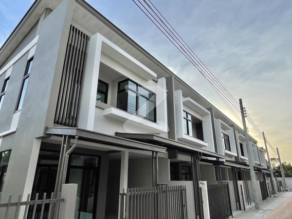 บ้านธนารินทร์ ทาวน์โฮม 7 Baan Thanarin Townhome 7