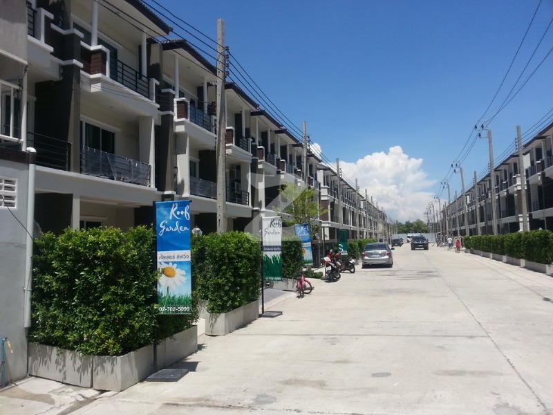 เดอะ คัลเลอร์ ลิฟวิ่ง ทาวน์โฮม ศรีนครินทร์-วงแหวน The Color Living Townhome