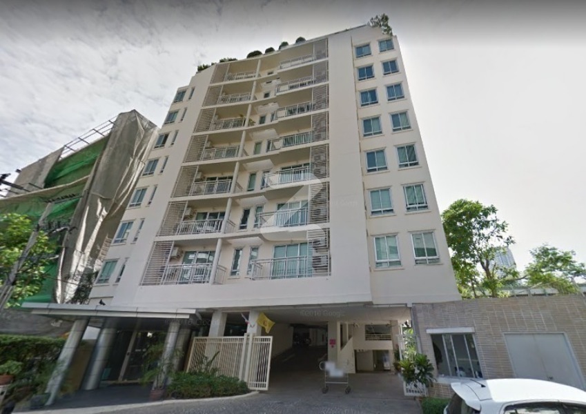 49 พลัส คอนโดมิเนียม 49 Plus Condominium