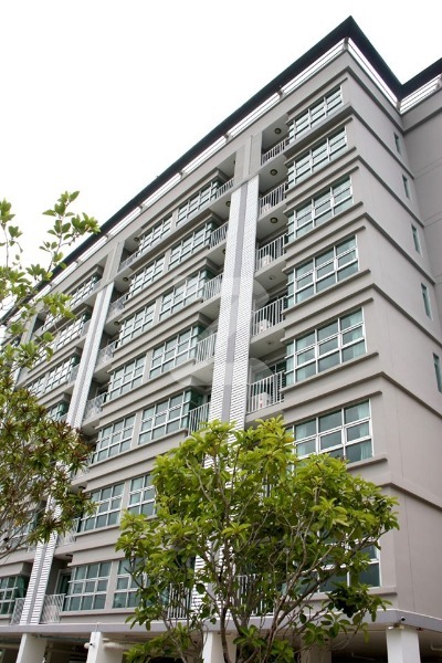 เดอะ ซิส คอนโดมิเนียม The Sis Condominium