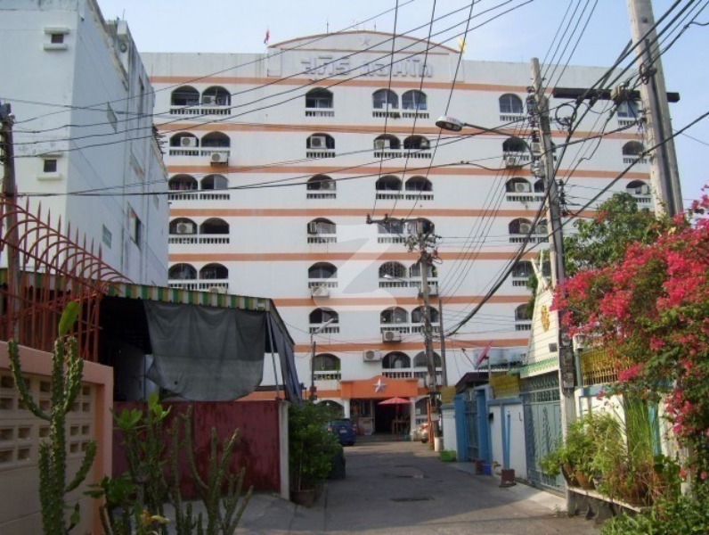 สุภีร์ คอนโดมิเนียม Suphee Condominium