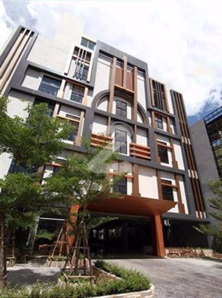 สกายแลนด์ คอนโดมิเนียม Skyland Condominium