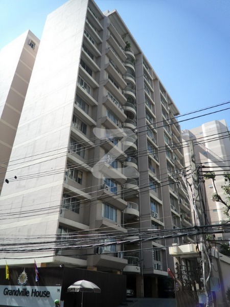 ย่าโม แลนด์เฮ้าส์ คอนโดมิเนียม 1 Yamo Land House Condominium 1