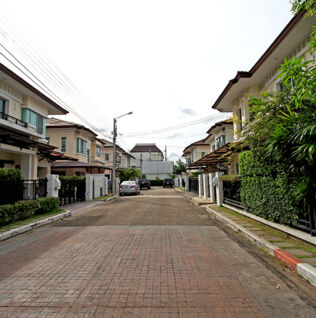 เซนโทร สุขุมวิท 113 Centro Sukhumvit 113