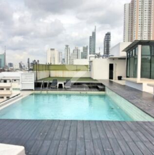 ทัวร์มาลีน โกลด์ สาทร-ตากสิน Tourmaline Gold Sathorn-Taksin