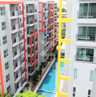 ดิ เอสเคป คอนโดมิเนียม The Escape Condominium