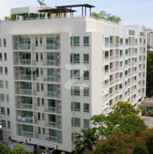 49 พลัส คอนโดมิเนียม 49 Plus Condominium