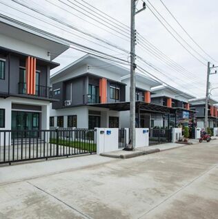 เดอะ ปาล์ม การ์เด้น 4 แยกสะเมิง สันผักหวาน หางดง The Palm Garden 4 Samoeng Junction Sunpukwan Hangdong