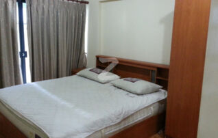 second bedroom with air conditioner 