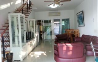 ขาย/ให้เช่า  Sale / Rent ทาวน์โฮม 3 ชั้น วิสต้า ปาร์ค รัชดา รามอินทรา  18,000 /เดือน