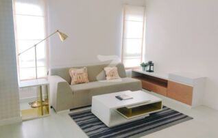 ห้องนั่งเล่น / Living Room