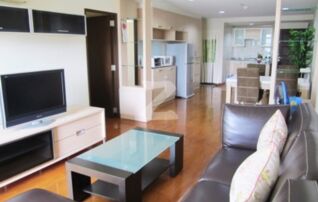 Living room, Dining and Kitchen
บริเวณห้องนั่งเล่น ที่นั่งรับประทานอาหาร และห้องครัว