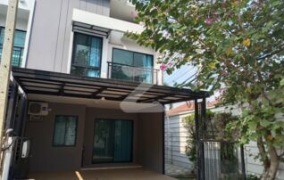 Townhome คลอง 1 ใกล้ถนนใหญ่พหลโยธินและจุดขึ้นลงทางด่วน หลังริม หน้าบ้านเป็นสวน 3 นอน 2 น้ำ แอร์ 5 ตัว free Wifi : เจ้าของให้เช่าเอง