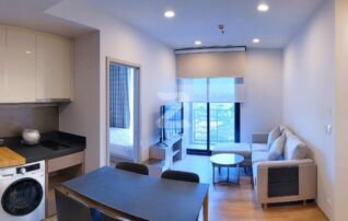 ห้องอาหารและห้องนั่งเล่น
Dining and Living Room 