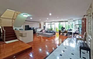 (Owner Post) 🏡🏢 Duplex Penthouse ส่วนตัวทั้งชั้น 410 ตร.ม. ในสุขุมวิท 24, ใกล้ BTS พร้อมพงษ์ 300 เมตร, ที่จอดรถ Fix 4 คัน! **Rare Item** : เจ้าของขายเอง 