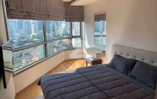 Master Bedroom with Floor-to-Ceiling Panoramic Window