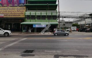 ขายตึกแถว-อาคารพาณิชย์  ถนนขอนแก่น ร้านก๋วยเตี๋ยวเรืออร่อย๓เวลา ถนนประชาสะโมสร : เจ้าของขายเอง (งดรับนายหน้า)