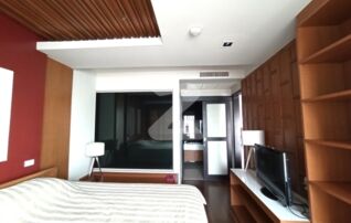 CONDO CHIDLOM FOR RENT, BTS CHIDLOM & PLEONJIT Rent: 26,000 baht/ month Contact (owner): : เจ้าของให้เช่าเอง (งดรับนายหน้า) 