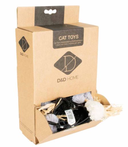 RAFFIA PLUSH CAT TOY CHESS