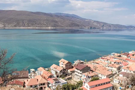 https://storage.googleapis.com/zormor.com/destinations/europe/albania/sarande/1770384644707-0.webp