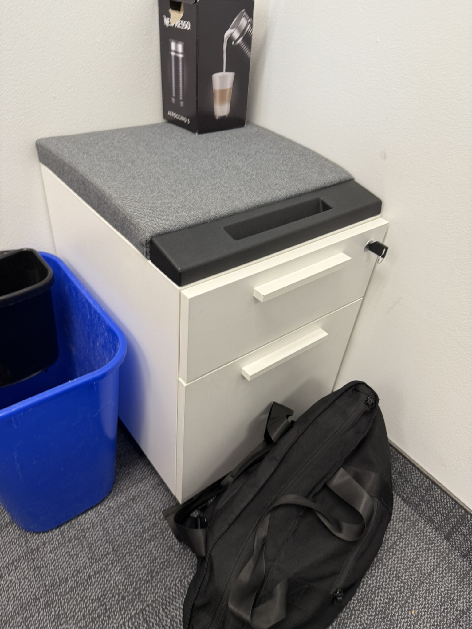 Pedestal filing cabinet