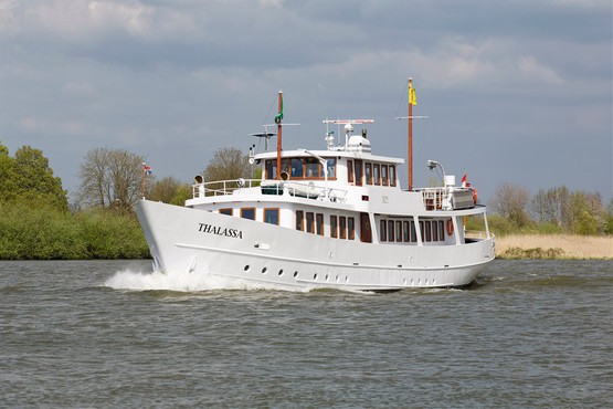 Thalassa Partyschip