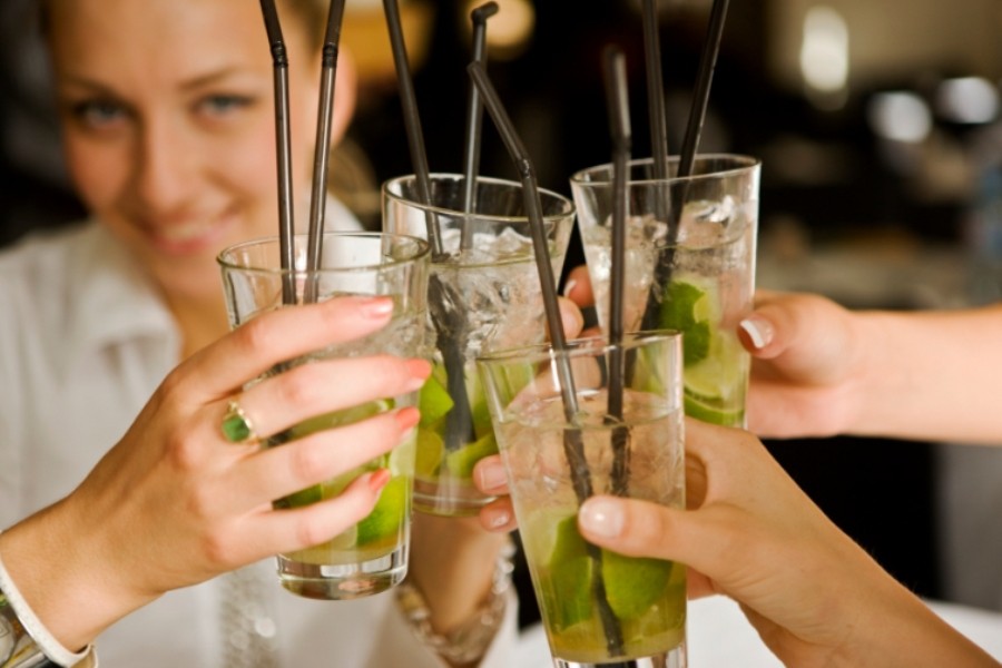 Detailafbeelding van Zeilen en cocktails maken