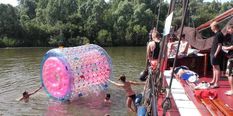 Ervaar een zee van ruimte op de tweemastklipper Hester