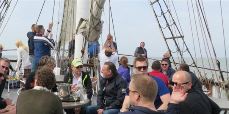 Bedrijfsuitje traditioneel zeilschip
