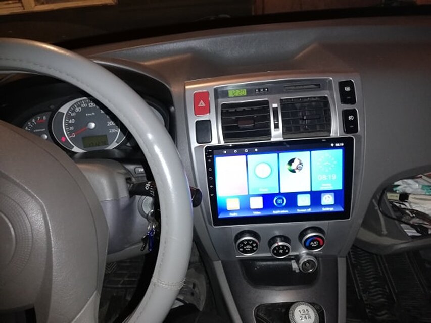 Navigatie AUTONAV PLUS Android GPS Dedicata Hyundai Tucson 2004-2009, Model Classic, Memorie 16GB Stocare, 1GB DDR3 RAM, Display 10